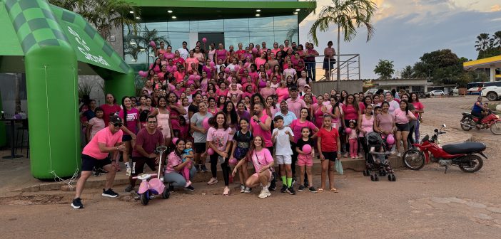 O presidente da câmara Osmário Oliveira e o vereador Anderson participaram da 15ª caminhada rosa de Anapu.
